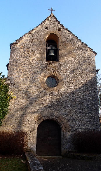 L’église, son portail, son oculus et sa cloche